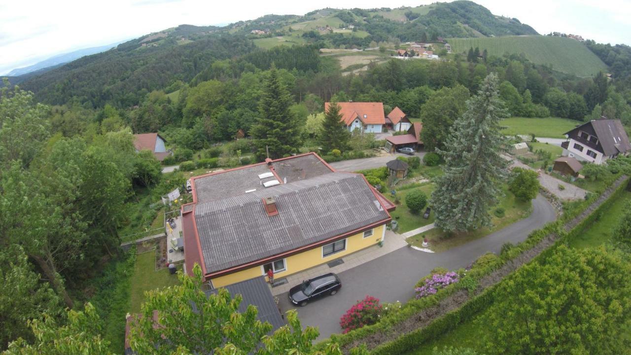 Haus Renarth - Michaela Pro Appartement Kitzeck im Sausal Buitenkant foto